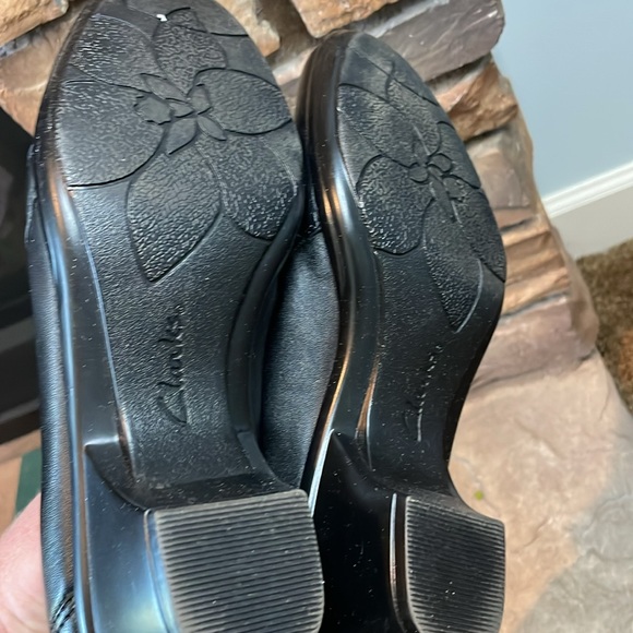 NIB Clarks Black Leather Block Heel Size 8.5M - Picture 7 of 12